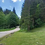 דירה Hisa Lunna - In A Forest Paradise *