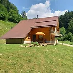 Hisa Lunna - In A Forest Paradise Apartman