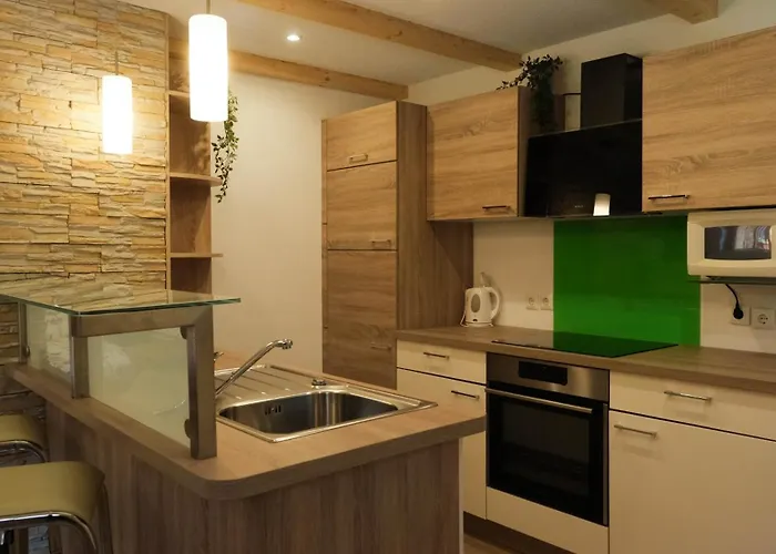 Hisa Lunna - In A Forest Paradise *